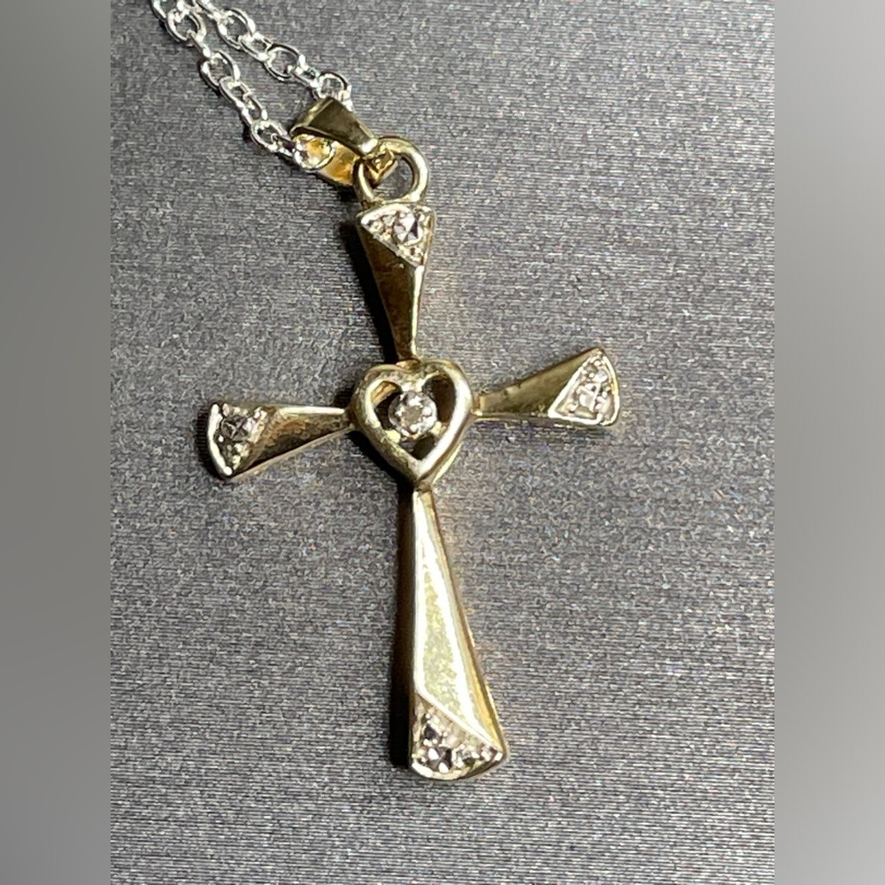 Cross Pendant W/ Diamond Chips Gold Vermeil Over Sterling On Comp Plated Chain